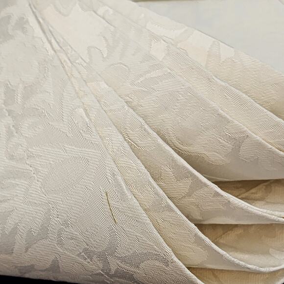 Set of 8 Waterford Wiltshire Ivory Placemats 77104 ~ 19x13” Elegant Table Decor - Picture 4 of 16